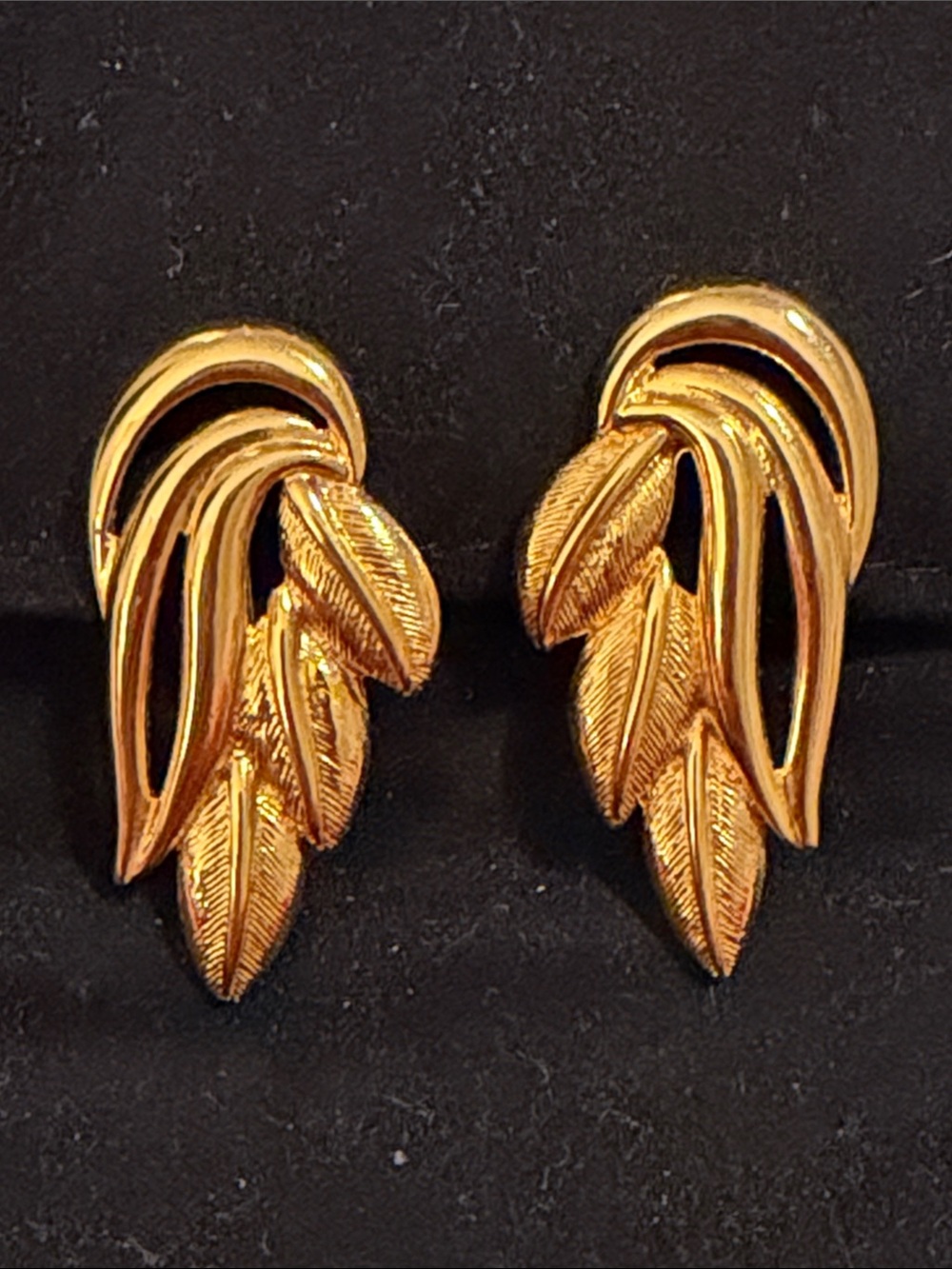 Vintage Signed JS Leaf Screw Back Clip On Earrings